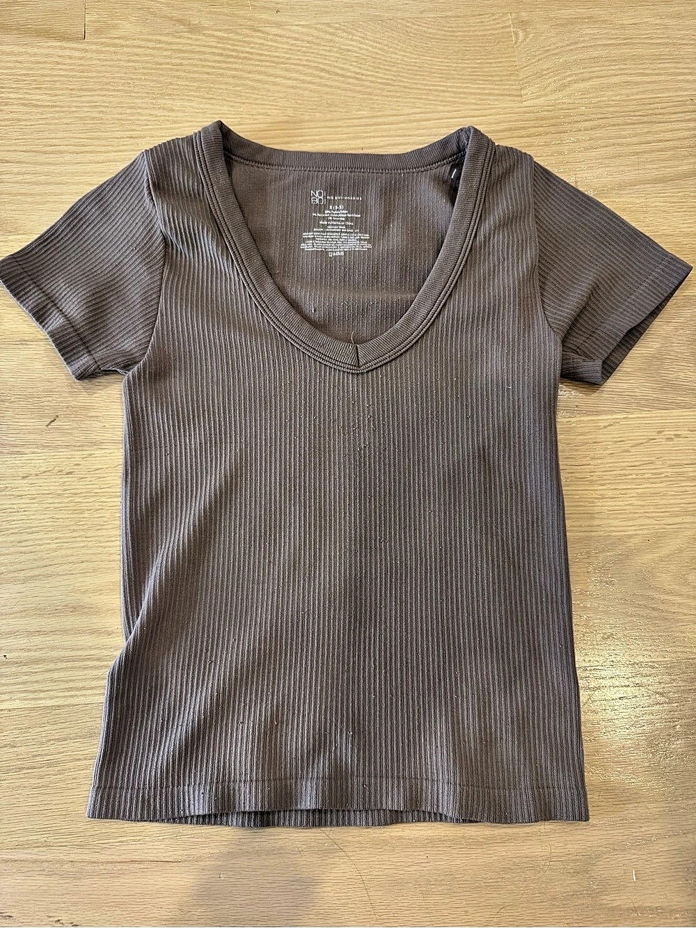 No Boundaries Ribbed V-Neck Short Sleeve Tee in Brown